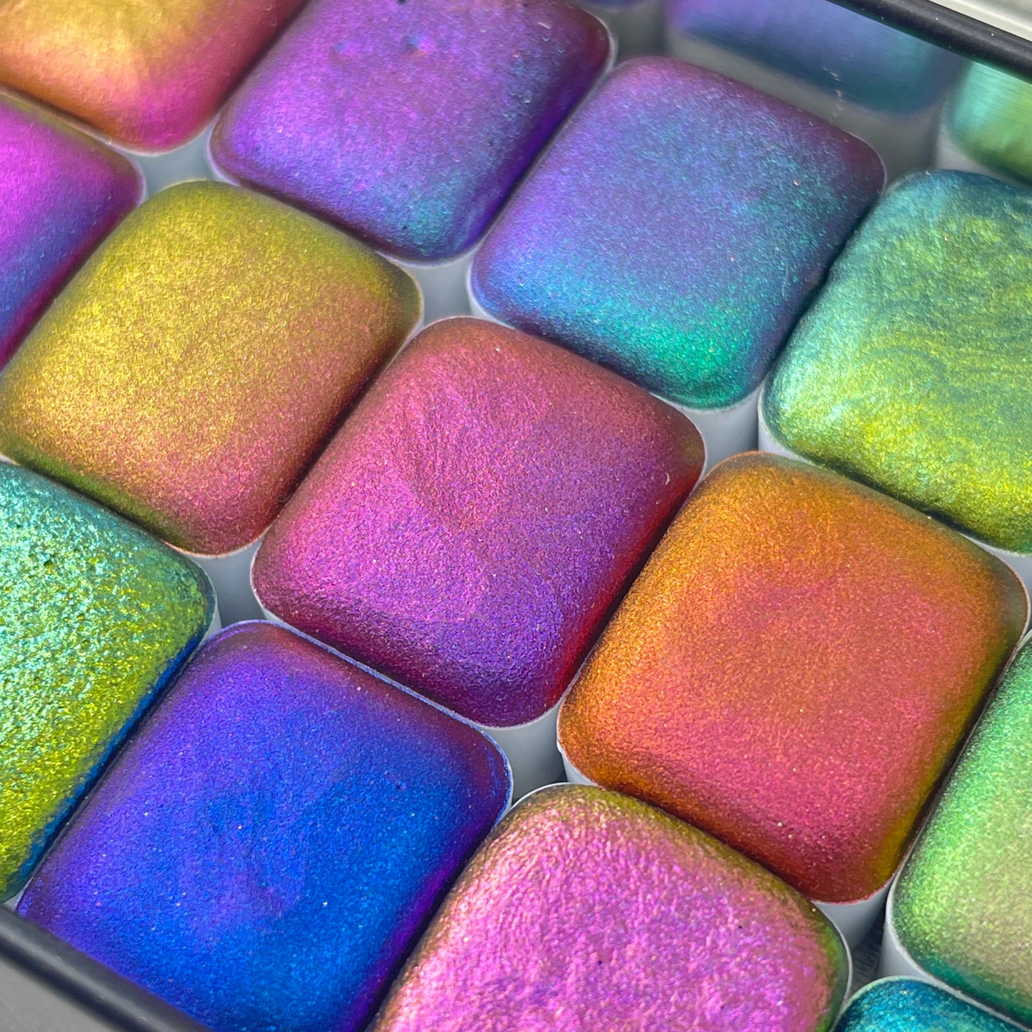 H15 Master half Set Color shift Watercolor half pan in Tin case