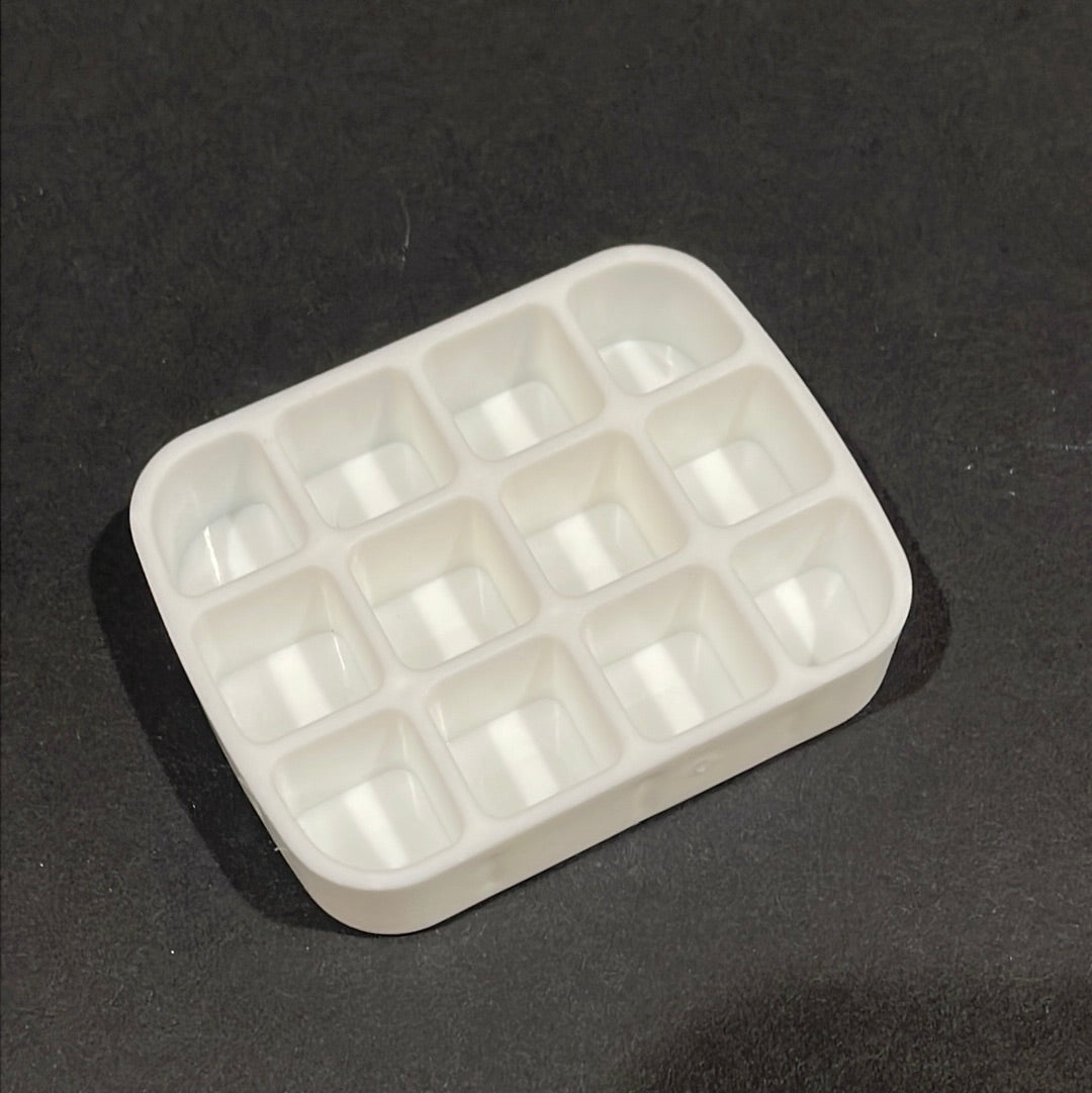 Empty 12 grid watercolor paint travel Palette (tin case is not included)